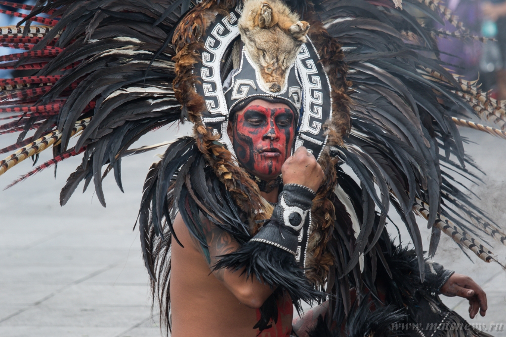 ALX_9363.jpg - Mexico City, Mexico - April 30, 2017: Aztec dancers dancing in Zocalo square.