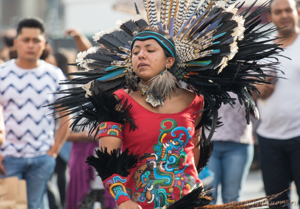 ALX_9408.jpg - Mexico City, Mexico - April 30, 2017: Aztec dancers dancing in Zocalo square.