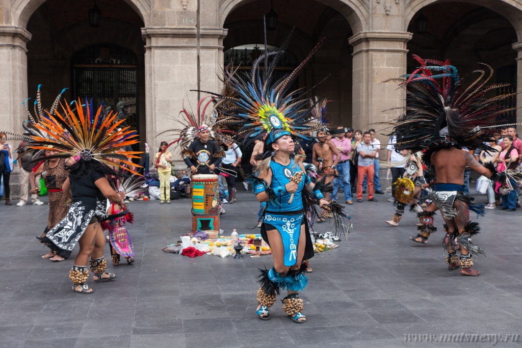 IMG_6552.jpg - Mexico City, Mexico - April 30, 2017. Aztec dancers dancing in Zocalo square.